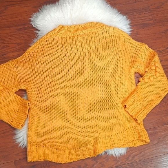 Cocobleau Chunky Knit Oversized Heart Pompom Sweater - Picture 3 of 4